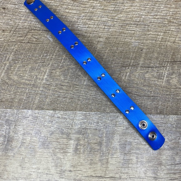 Blue painted leather bracelet with silver toned tiny rivets handmade jewelry - Picture 7 of 9